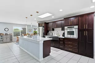 11025 W Campana Dr, Sun City, AZ 85351 - Photo 5