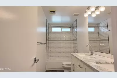 8637 E Keim Drive, Scottsdale, AZ 85250 - Photo 11