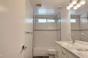 8637 E Keim Dr, Scottsdale, AZ 85250 - Photo 11