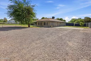 14 S 29th Pl, Gilbert, AZ 85296 - Photo 3