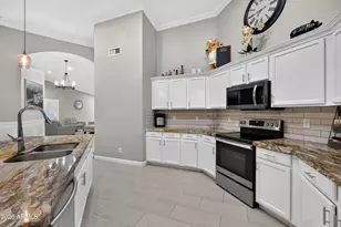 8566 W Keim Dr, Glendale, AZ 85305 - Photo 15