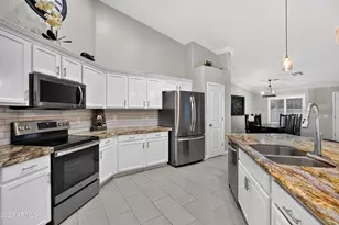 8566 W Keim Dr, Glendale, AZ 85305 - Photo 13