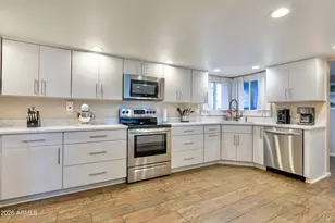 8249 E Redwing Rd, Scottsdale, AZ 85250 - Photo 11