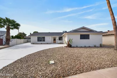 8631 E Sage Drive, Scottsdale, AZ 85250 - Photo 9