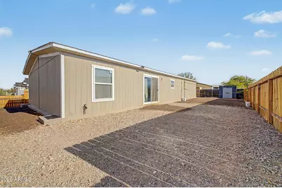 22425 W Pleasant Lane, Wittmann, AZ 85361 - Photo 17