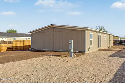 22425 W Pleasant Lane, Wittmann, AZ 85361 - Photo 19