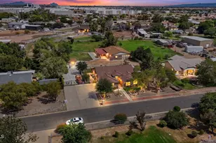 5723 N 106 Ave N, Glendale, AZ 85307 - Photo 3