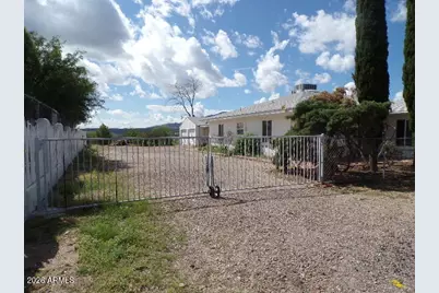 564 E Noble Drive, Globe, AZ 85501 - Photo 5