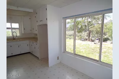 564 E Noble Drive, Globe, AZ 85501 - Photo 11