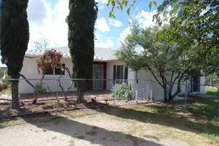 564 E Noble Dr, Globe, AZ 85501 - Photo 1