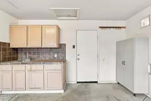 14653 W Piccadilly Rd, Goodyear, AZ 85395 - Photo 29