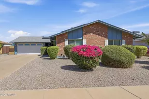 8214 E Buena Terra Way, Scottsdale, AZ 85250 - Photo 3
