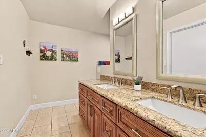 8214 E Buena Terra Way, Scottsdale, AZ 85250 - Photo 17