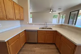 6223 W Wikieup Ln, Glendale, AZ 85308 - Photo 7