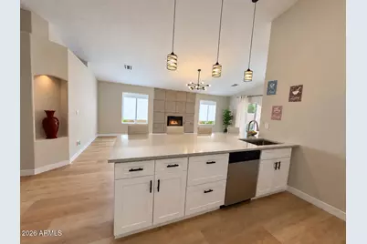 8930 W Custer Lane, Peoria, AZ 85381 - Photo 3