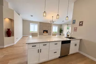 8930 W Custer Ln, Peoria, AZ 85381 - Photo 3