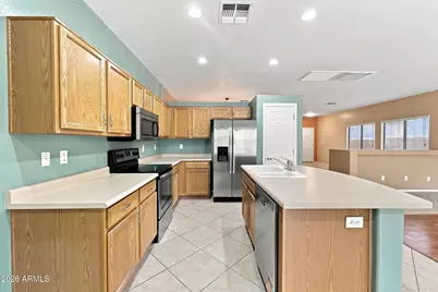 13811 W Redfield Road, Surprise, AZ 85379 - Photo 9