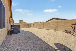43568 W Bedford Dr, Maricopa, AZ 85138 - Photo 41