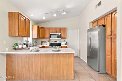 12721 W Palm Lane, Avondale, AZ 85392 - Photo 5