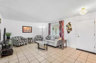 10343 W Prairie Hills Cir, Sun City, AZ 85351 - Photo 3