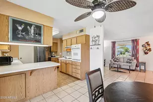 10343 W Prairie Hills Cir, Sun City, AZ 85351 - Photo 9