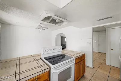 8201 W Sells Drive, Phoenix, AZ 85033 - Photo 11