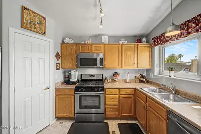 9255 E Ellis Street, Mesa, AZ 85207 - Photo 11