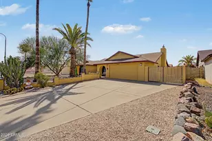 10416 N 63rd Ave, Glendale, AZ 85302 - Photo 3
