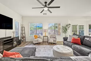 894 S Oak St, Gilbert, AZ 85233 - Photo 9