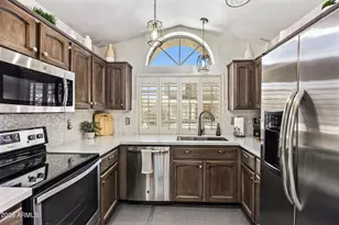 1030 E Villa Theresa Dr, Phoenix, AZ 85022 - Photo 5
