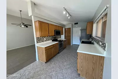 663 W Nopal Avenue, Mesa, AZ 85210 - Photo 5