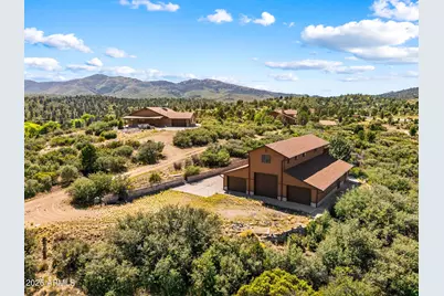 18700 S Aggie Hodge Road, Peeples Valley, AZ 86332 - Photo 1