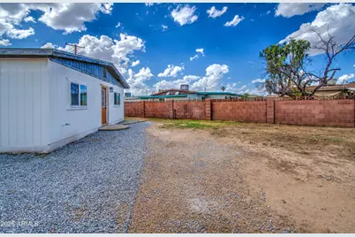 7626 W Sheila Lane, Phoenix, AZ 85033 - Photo 43