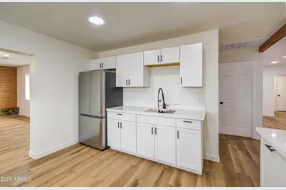 7626 W Sheila Lane, Phoenix, AZ 85033 - Photo 15