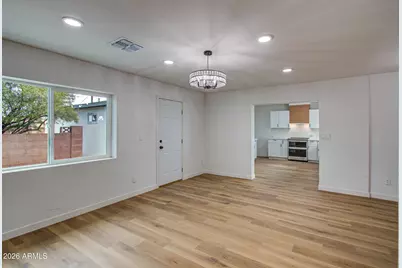 7626 W Sheila Lane, Phoenix, AZ 85033 - Photo 11
