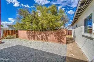 7626 W Sheila Ln, Phoenix, AZ 85033 - Photo 47
