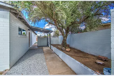 7626 W Sheila Lane, Phoenix, AZ 85033 - Photo 5