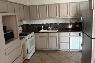 6952 W Wolf St, Phoenix, AZ 85033 - Photo 1