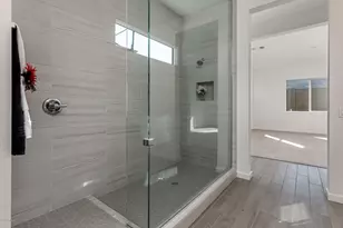 927 E Paseo Way, Phoenix, AZ 85042 - Photo 15