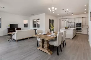 927 E Paseo Way, Phoenix, AZ 85042 - Photo 9