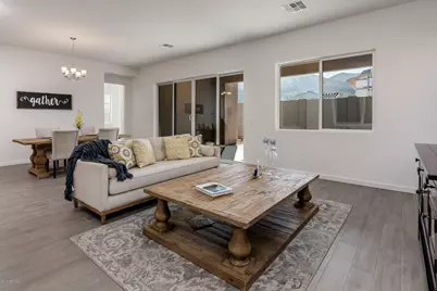 927 E Paseo Way, Phoenix, AZ 85042 - Photo 11
