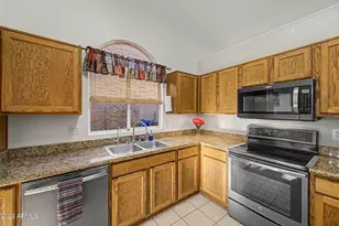 250 S Ash Dr, Chandler, AZ 85224 - Photo 21