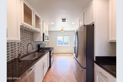 909 W Missouri Avenue, Phoenix, AZ 85013 - Photo 9