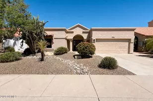 3906 E Amberwood Dr, Phoenix, AZ 85048 - Photo 1