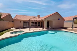 3906 E Amberwood Dr, Phoenix, AZ 85048 - Photo 5