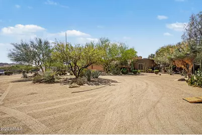 38408 N 23rd Drive, Phoenix, AZ 85086 - Photo 3