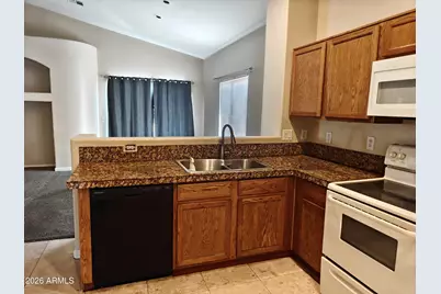 932 W Carter Road, Phoenix, AZ 85041 - Photo 15