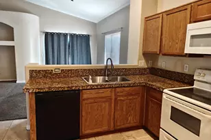 932 W Carter Rd, Phoenix, AZ 85041 - Photo 15