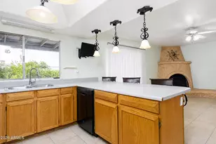 2336 E Waltann Ln, Phoenix, AZ 85022 - Photo 7