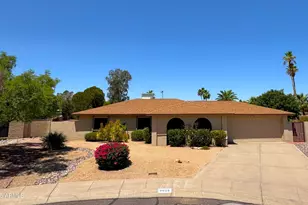 3625 E Garden Dr, Phoenix, AZ 85028 - Photo 1
